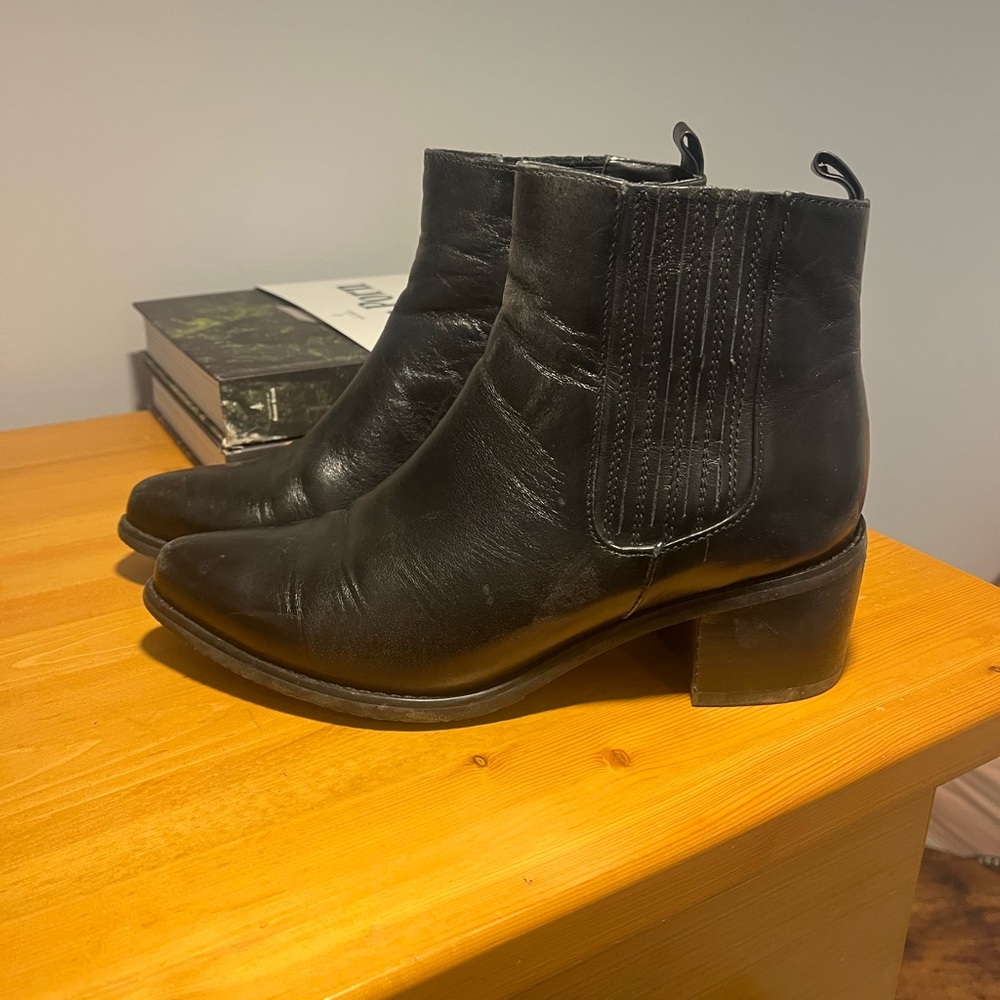 Blondo Black Leather Boots with Plaid Lining